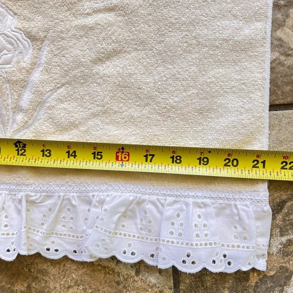 Vtg RA Briggs Embroidered Pastel Yellow Bath Towels Set of 2 Eyelet Trim USA - Picture 13 of 13